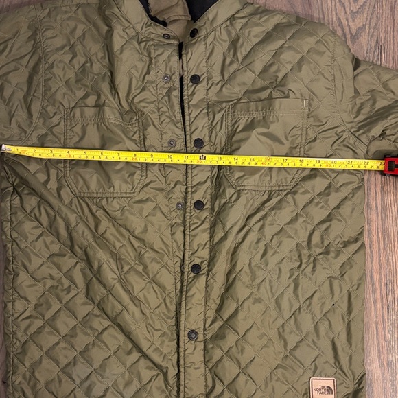 Men's North Fave Quilted Fort Point Jacket in Olive Green, Insulated, Like New! - Picture 6 of 10